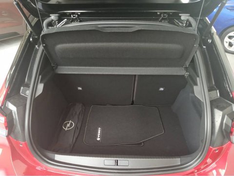 Opel Corsa-e, Interior y maletero