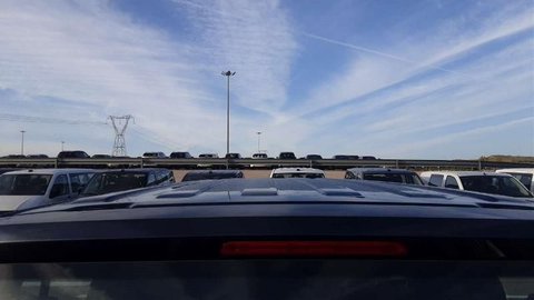 Coches Segunda Mano Volkswagen Caravelle Trendline Corto 2.0 Tdi Bmt 110Cv En Sevilla