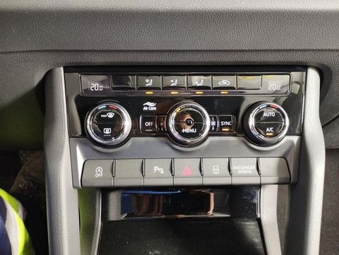 Coches Segunda Mano En Sevilla | Škoda Karoq 1.5 Tsi Act Design Dsg 110 Kw (150 Cv)