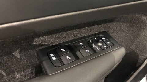 Coches Km0 En Almería | Volvo Xc40 B3 (G) Essential 163Cv 2.0 Mild Hybrid Aut.