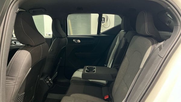 Volvo XC40 Coches Seminuevos La Coruña Volvo XC40 Híbrido 2.0 B3 Plus - foto 12