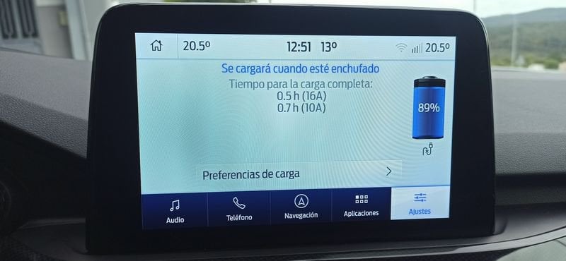 Ford Kuga Híbrido 2.5 Duratec PHEV 225cv FWD Auto ST-Line Seminuevo en la provincia de Ourense - Talleres Emilio e Hijos img-18