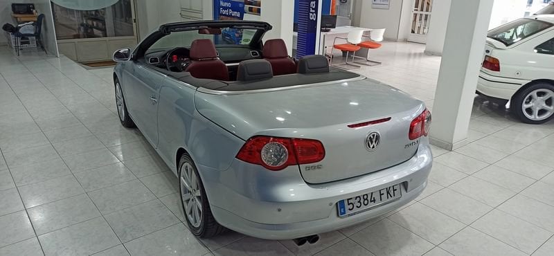 Volkswagen Eos Gasolina 2.0 T FSI Seminuevo en la provincia de Ourense - Talleres Emilio e Hijos img-3