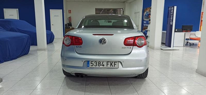 Volkswagen Eos Gasolina 2.0 T FSI Seminuevo en la provincia de Ourense - Talleres Emilio e Hijos img-18