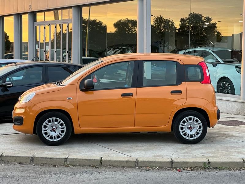 Fiat Panda Gasolina 1.0 Gse 70cv Hybrid Seminuevo en la provincia de Huelva - Carlecar Costa img-2