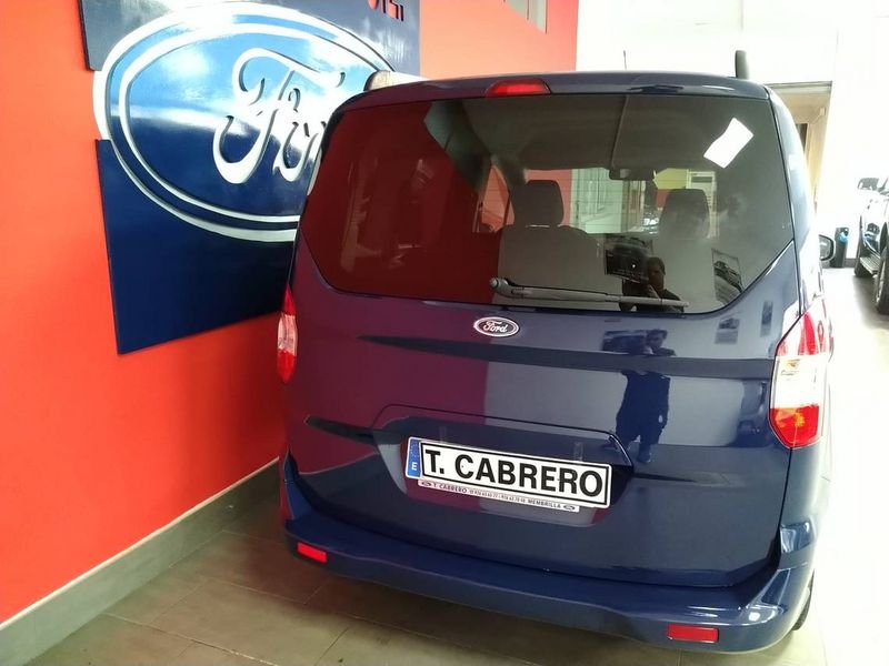 Ford Tourneo Courier Diésel Trend 1.5 TDCi 70kW (95CV) Seminuevo en la provincia de Ciudad Real - Manuel y Cándido Cabrero img-9