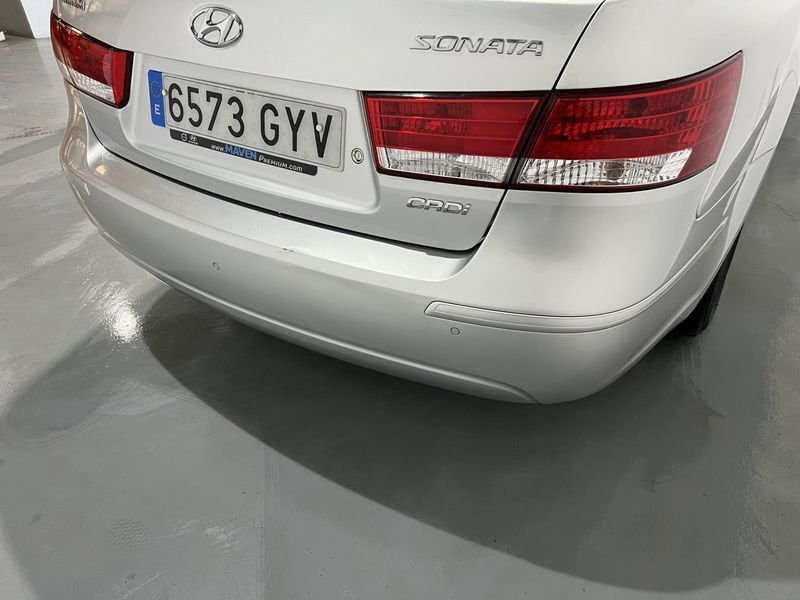 Hyundai Sonata Diésel 2.0 CRDi VGT Comfort Seminuevo en la provincia de Badajoz - Badajoz img-9