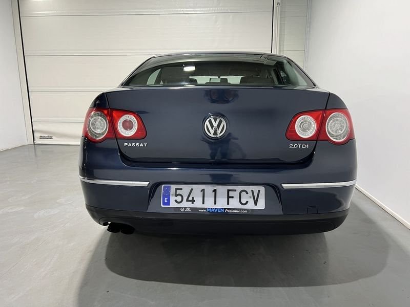 Volkswagen Passat Diésel 2.0 TDI Advance Seminuevo en la provincia de Badajoz - Badajoz img-8
