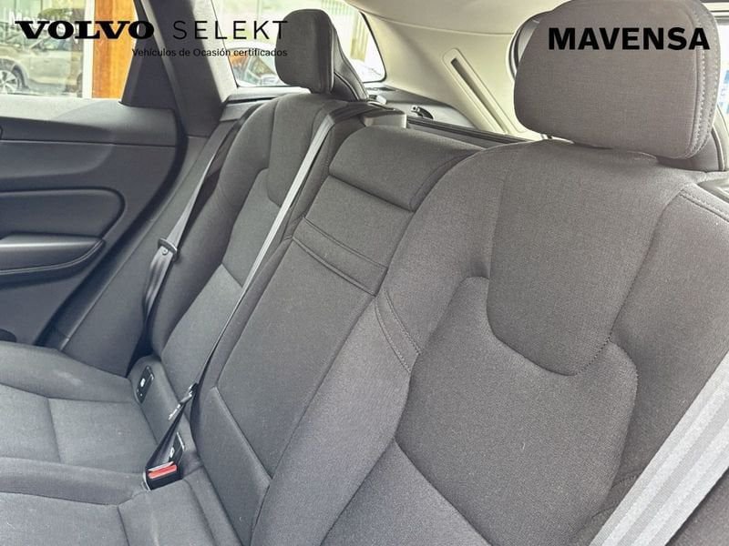 Volvo XC60 Diésel 2.0 B4 D Momentum Pro Auto Seminuevo en la provincia de Badajoz - Maven e hijos (Avda. Vegas Altas, 32 - Don Benito) img-18