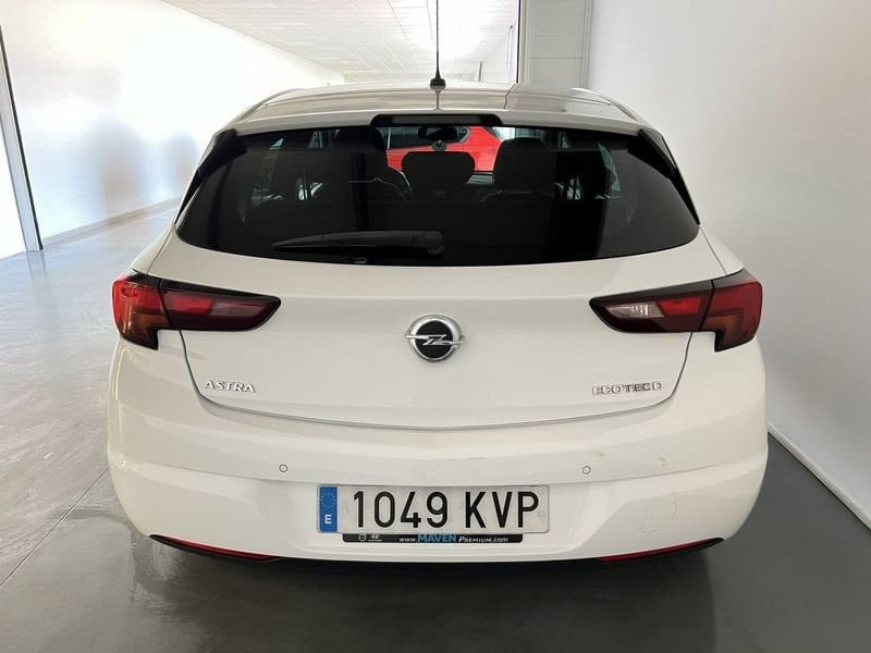 Opel Astra Diésel 1.6 CDTi S/S 81kW (110CV) Dynamic Seminuevo en la provincia de Badajoz - Maven e hijos (Avda. Vegas Altas, 32 - Don Benito) img-8