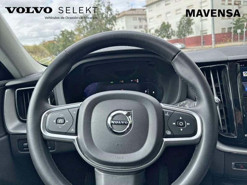 Volvo XC60 Diésel 2.0 B4 D Momentum Pro Auto Seminuevo en la provincia de Badajoz - Maven e hijos (Avda. Vegas Altas, 32 - Don Benito) img-15