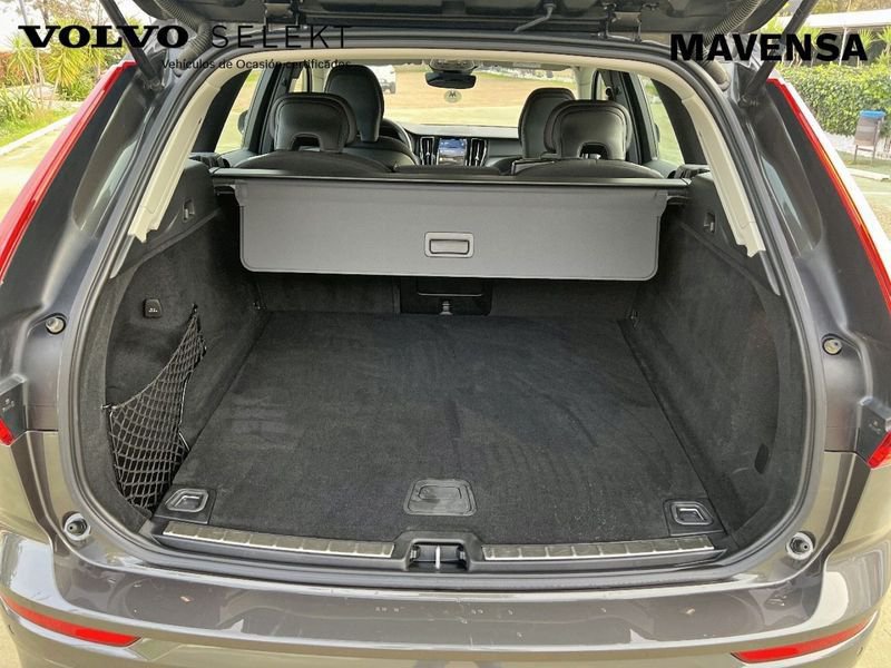 Volvo XC60 Diésel 2.0 B4 D Momentum Auto Seminuevo en la provincia de Badajoz - Maven e hijos (Avda. Vegas Altas, 32 - Don Benito) img-9
