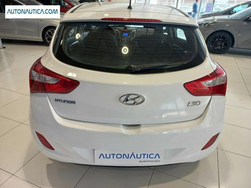 Hyundai i30 Gasolina 1.4 mpi bd go 100 Seminuevo en la provincia de Alicante - Autonáutica img-9