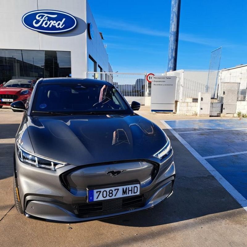 Ford Mustang Mach-E Eléctrico Premium AWD Rango extendido Seminuevo en la provincia de Ciudad Real - Serramotor (Autovia Andalucía Km 171 - Manzanares) img-1