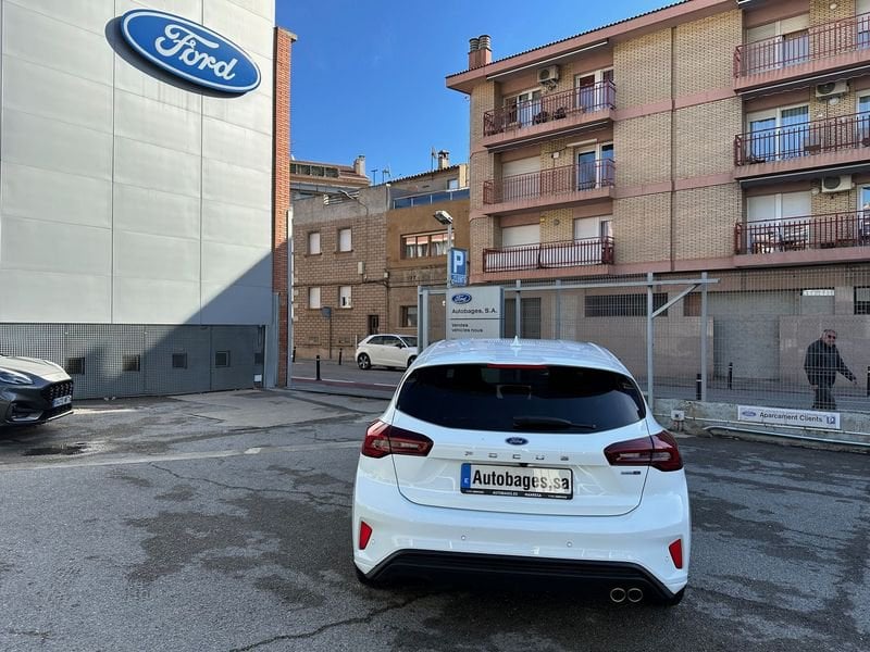 Ford Focus Gasolina 1.0 Ecoboost MHEV 125cv ST-Line X Seminuevo en la provincia de Barcelona - Autobages (Plaça Prat de la Riba 1 - Manresa) img-7