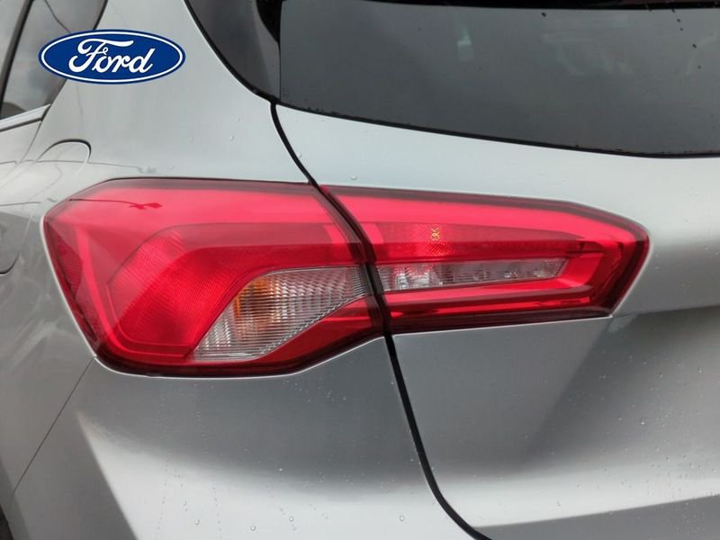 Ford Focus Gasolina 1.0 Ecoboost Trend+ 125 Seminuevo en la provincia de Vizcaya - CORTESIA CARROCERIA img-8